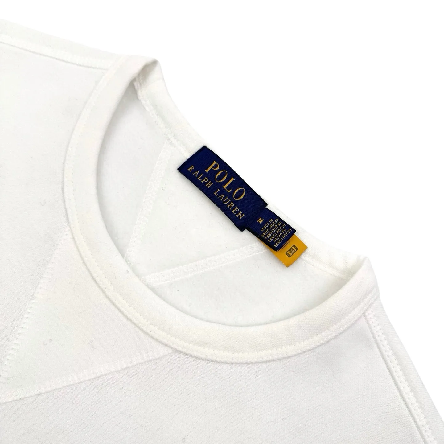 🅿️320 [Exclusive supply] Ralph Lauren pony embroidered round neck sweatshirt (white). The original purchase was 1,690 and developed. The fabric is made of customized cloud-like honey cotton fleece sweatshirt material. It feels delicate and comfortable against the skin. It is based on matte gray and comes with a soft light filter. The exquisite indigo pony logo is embellished. It is highly recognizable. It has an atmosphere of freedom and vitality. A symphony of pure and smart colors. Outline high-end silhouettes with extreme simplicity and become the focus of vision. Demonstrate taste in silence, using imported machine embroidery technology. Use advanced computer control systems and precision mechanical components to achieve iconic pony embroidery operations. High precision. The lines are smooth and delicate, using the Hasuo process. Sewing with specific machines. Hasuo has high fastness and adds visual effects. It is time-consuming and labor-intensive, and the fabrics have been washed. It has a better hand feel and texture. It is not easy to deform and is not easy to shrink. Not easy to fade and maintain long-lasting beauty. Size:S-M-L-XL